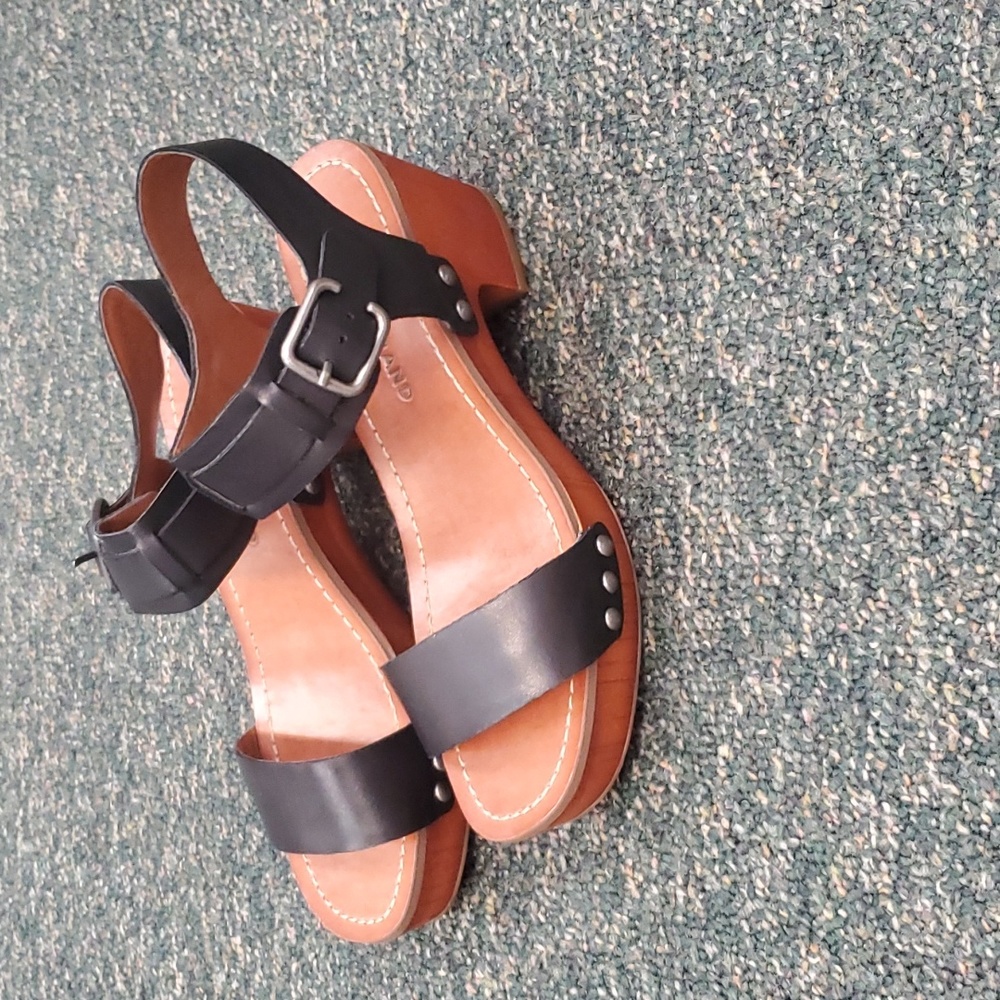 Black Lucky Sandals size 6